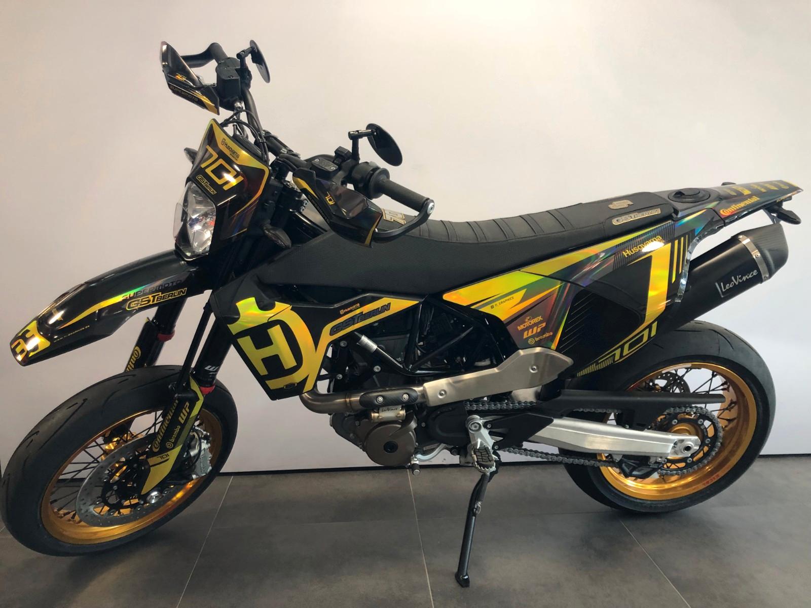 Husqvarna 701 SUPERMOTO  "Black Stinger"