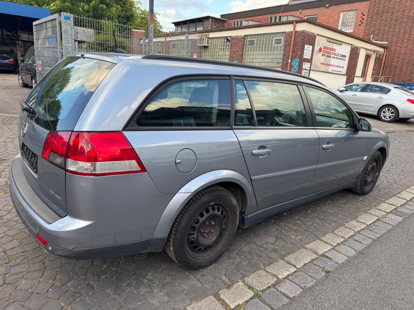 Opel Vectra 2004 — photo 5