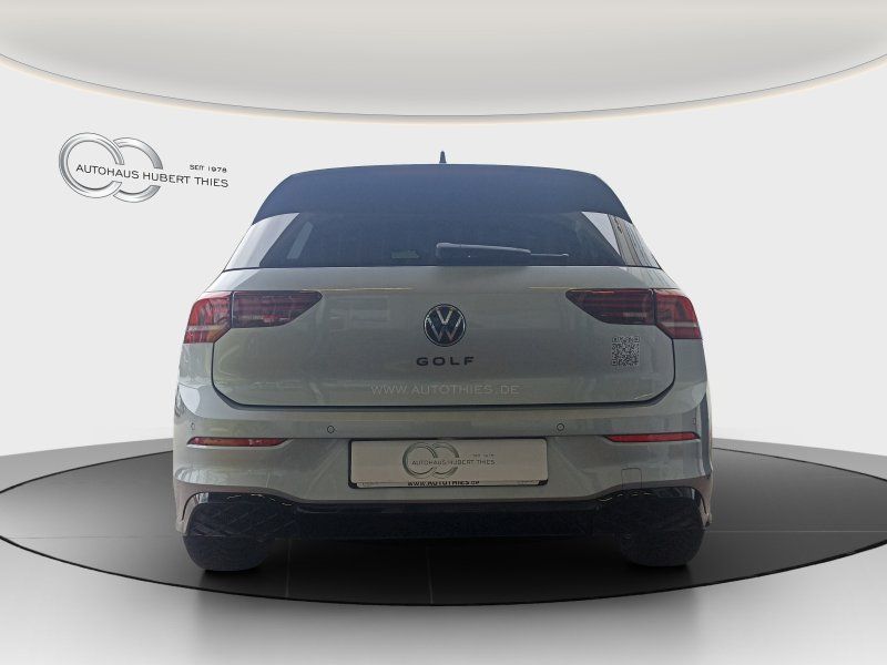 Fahrzeugabbildung Volkswagen Golf VIII 1.5 eTSI DSG R-Line