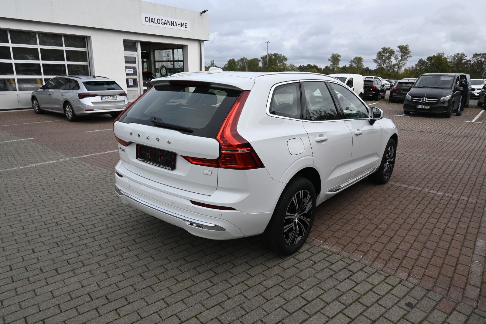 Fahrzeugabbildung Volvo XC60 T6 Inscription PHEV AWD*AHK*RFK*H&K*STHZG*