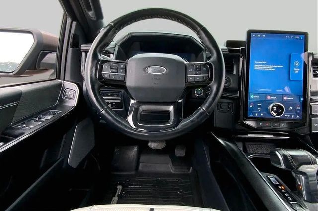 Ford F150 Lightning Platinum gr. Batterie im Vorlauf