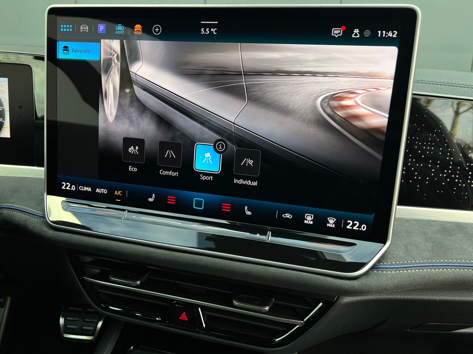 Fahrzeugabbildung Volkswagen Passat Variant R-Line 2.0 TDI DSG 4MOTION *AHK,