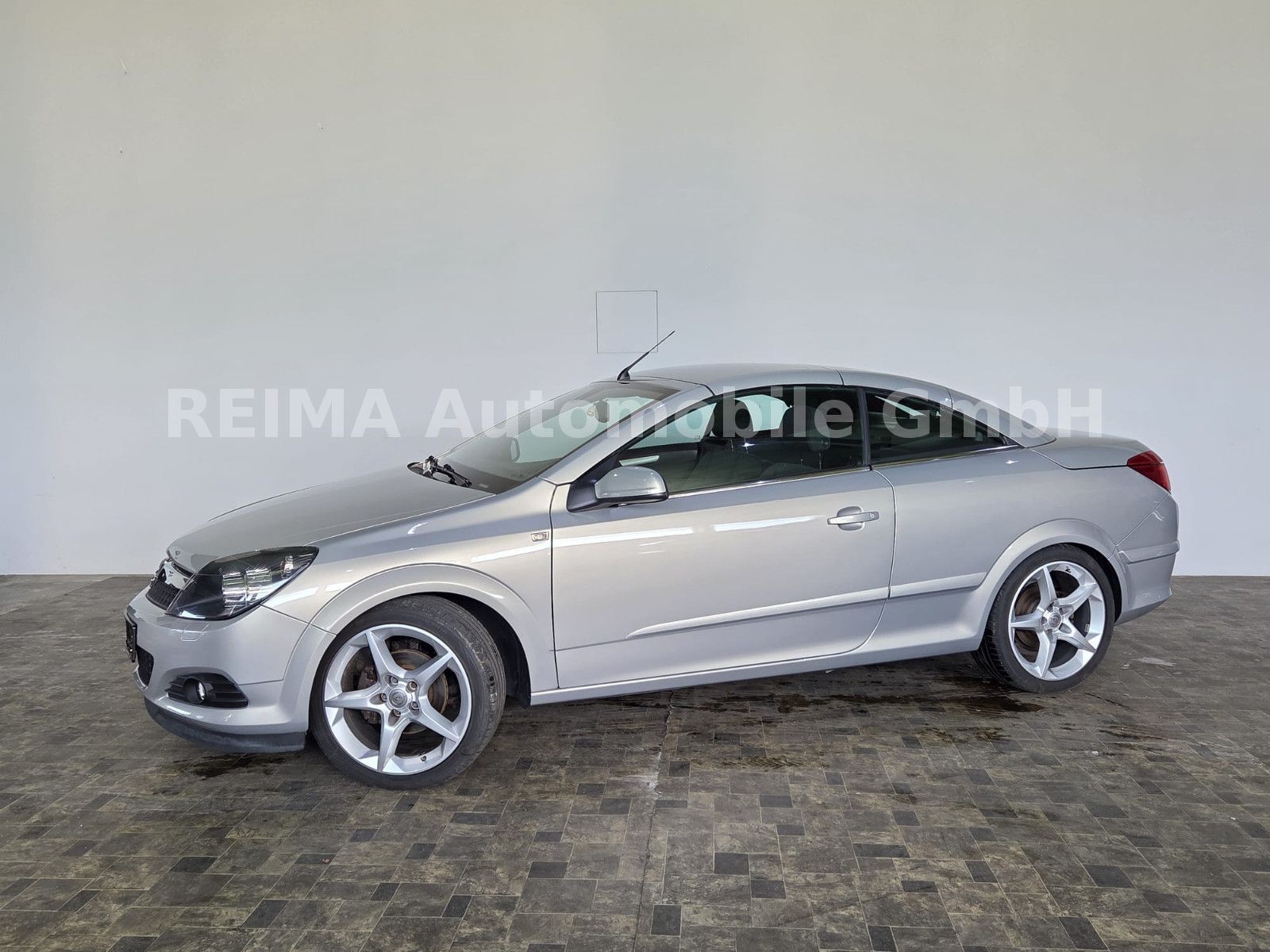Fahrzeugabbildung Opel Astra 1,8i  H Twin Top Edition