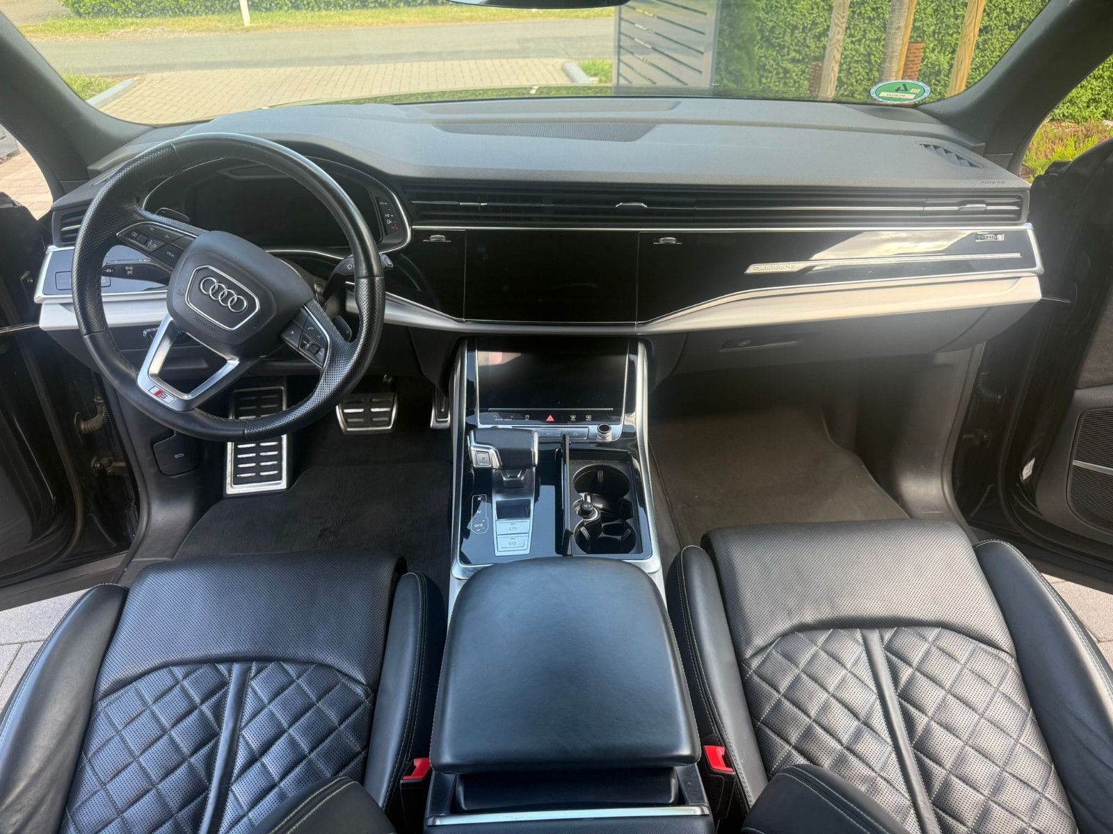 Fahrzeugabbildung Audi Q8 50 TDI quattro S-Line 1. Hand Vollausstattung