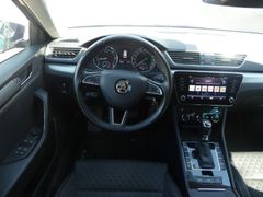 Fahrzeugabbildung Skoda Superb Combi 2.0 TDI SCR DSG Style *NAV*AHK*ACC*