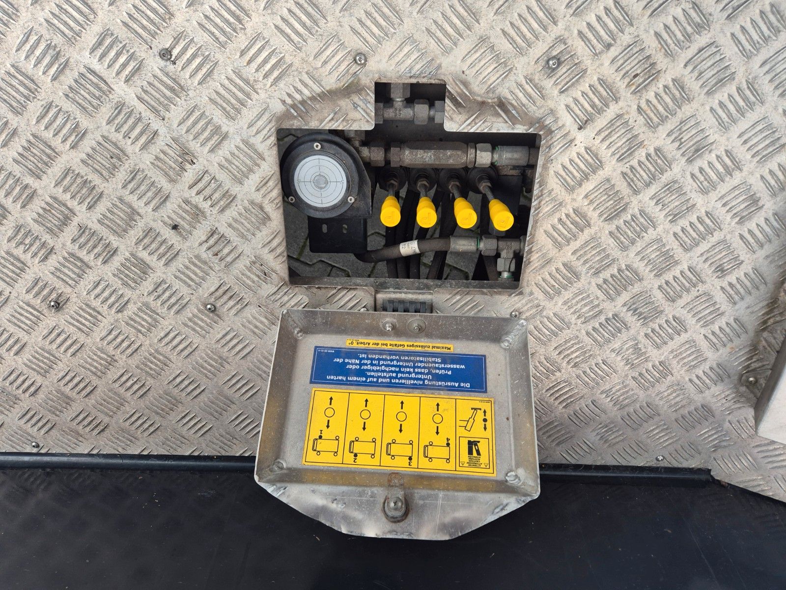 Fahrzeugabbildung Nissan Cabstar NT400 Palfinger P 160 TX 16m 1.104h