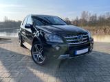 Mercedes-Benz 10th Anniversary | EDITION 1 AMG_2LOOK_DESIGNO - Mercedes-Benz ML 63 AMG in Hannover