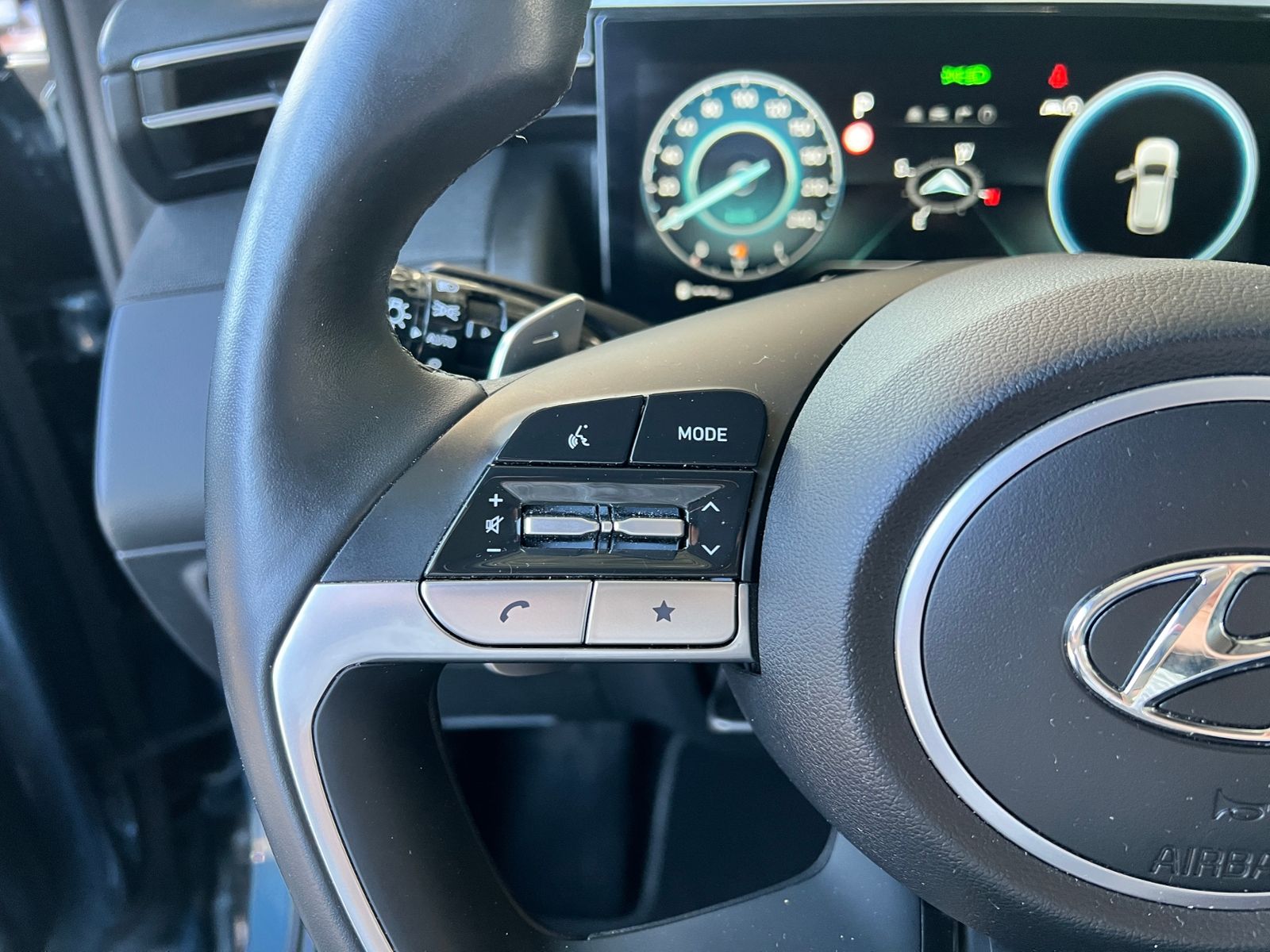 Fahrzeugabbildung Hyundai TUCSON Trend Mild-Hybrid 2WD AHK LED NAV SHZ RFK