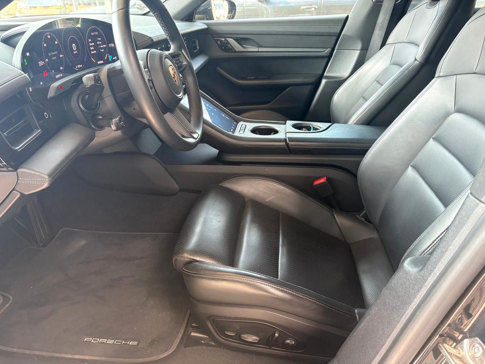 Fahrzeugabbildung Porsche Taycan performance 84 kwh, pano,volleder, memory