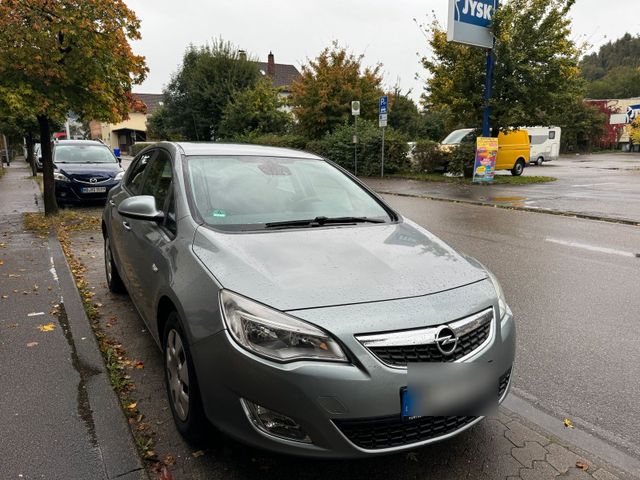 Opel Astra J