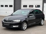 Skoda Rapid Spaceback Drive Xenon/MFL/PDC/LMF - Skoda Rapid Drive mit Diesel-Antrieb