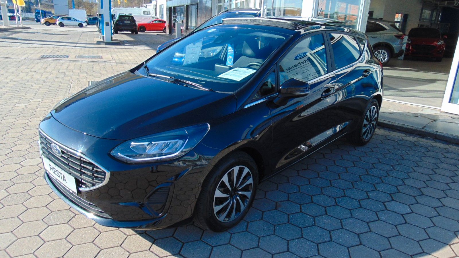 Ford Fiesta Tit. PANO LED KAM PDC DAB Sync4  1. Hd. + imagem 2