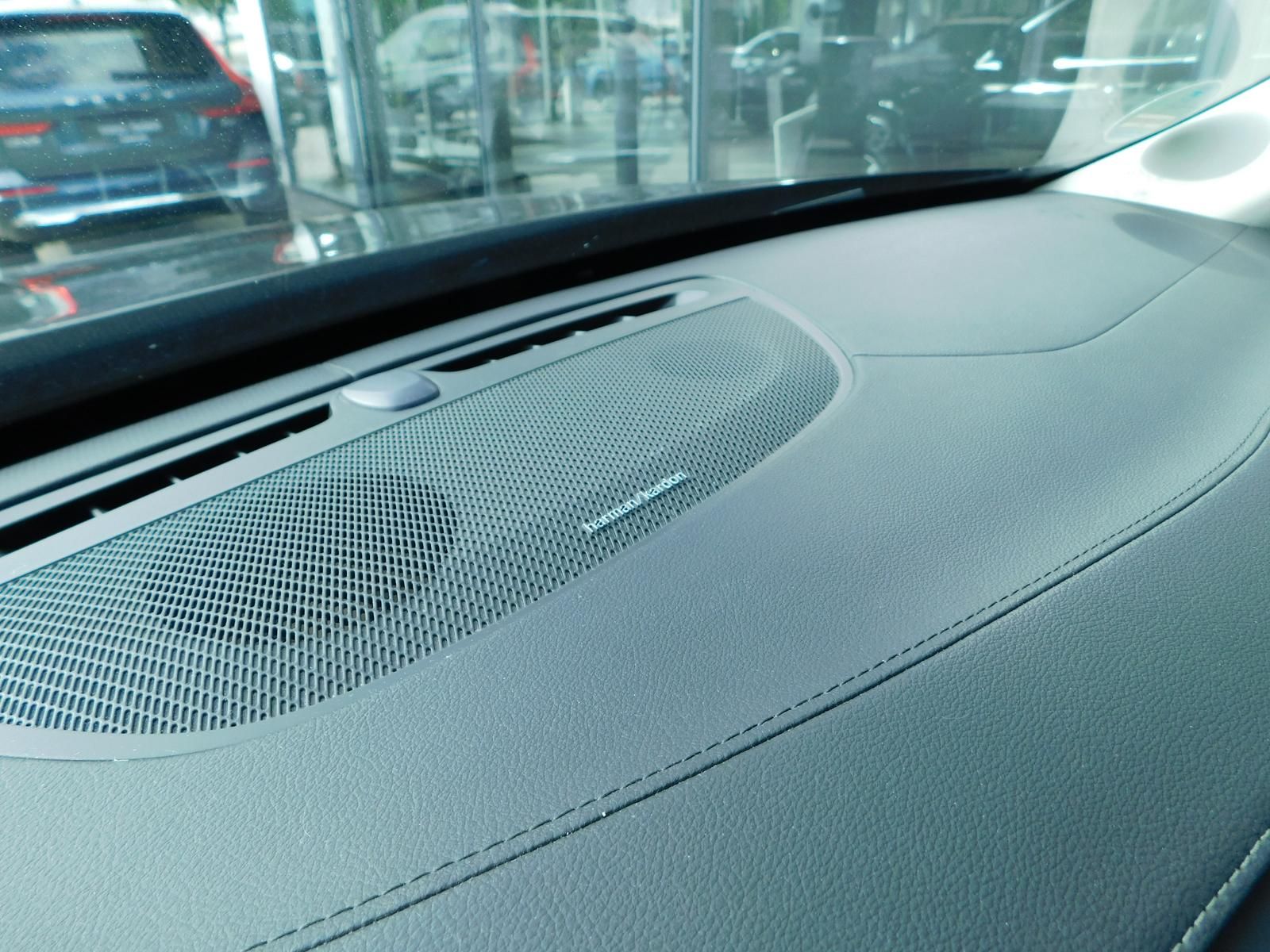 Fahrzeugabbildung Volvo XC90 B5 D Plus Dark