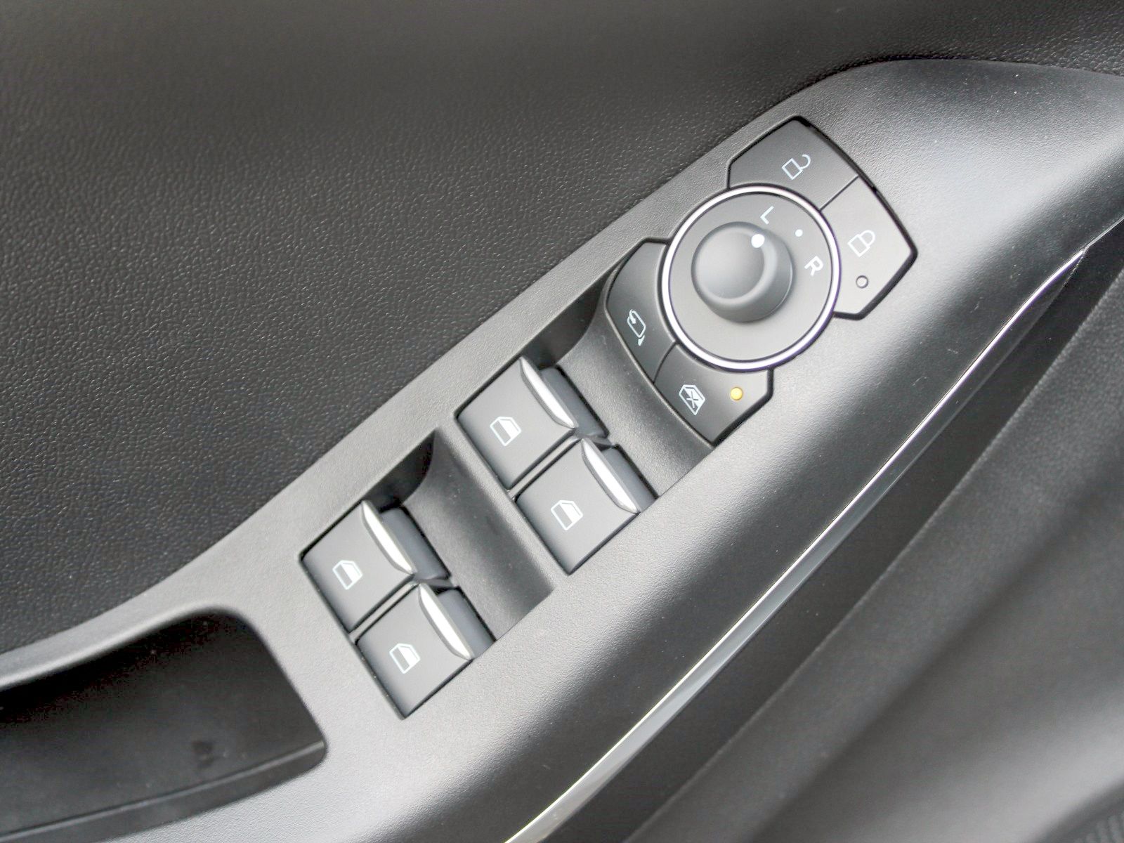 Fahrzeugabbildung Ford Puma Titanium X