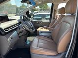 Hyundai STARIA 2.2CRDi Signature 4WD 8AT / Mwst.ausw. - schwarze Hyundai STARIA
