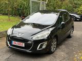 Peugeot 308 Allure*WENIG KM*PANO*TOP ZUSTAND* - Peugeot 308 mit Benzin-Antrieb: Kleinwagen