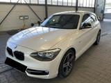 BMW 118 i AUTOMATIK PANO SZHG KLIMA PDC ALU BT - gebrauchte BMW 1er Reihe aus dem Jahr 2014