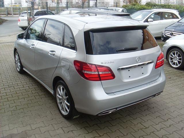 Mercedes-Benz B 220 d DCT Style / 1. Besitz / Panorama / RK