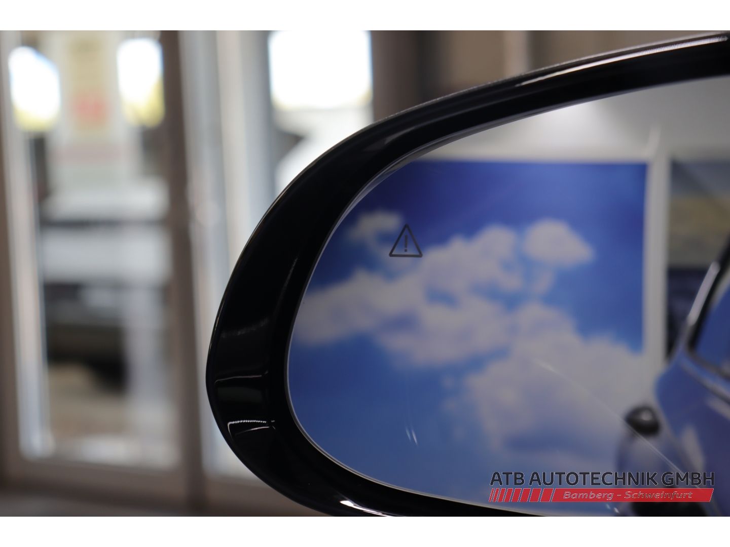 Fahrzeugabbildung Hyundai SANTA FE 1.6l Hybrid 2WD Trend Komfort + Navi-Pa