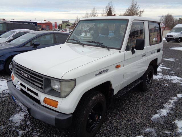 Toyota Land Cruiser LJ7   2.4 TD