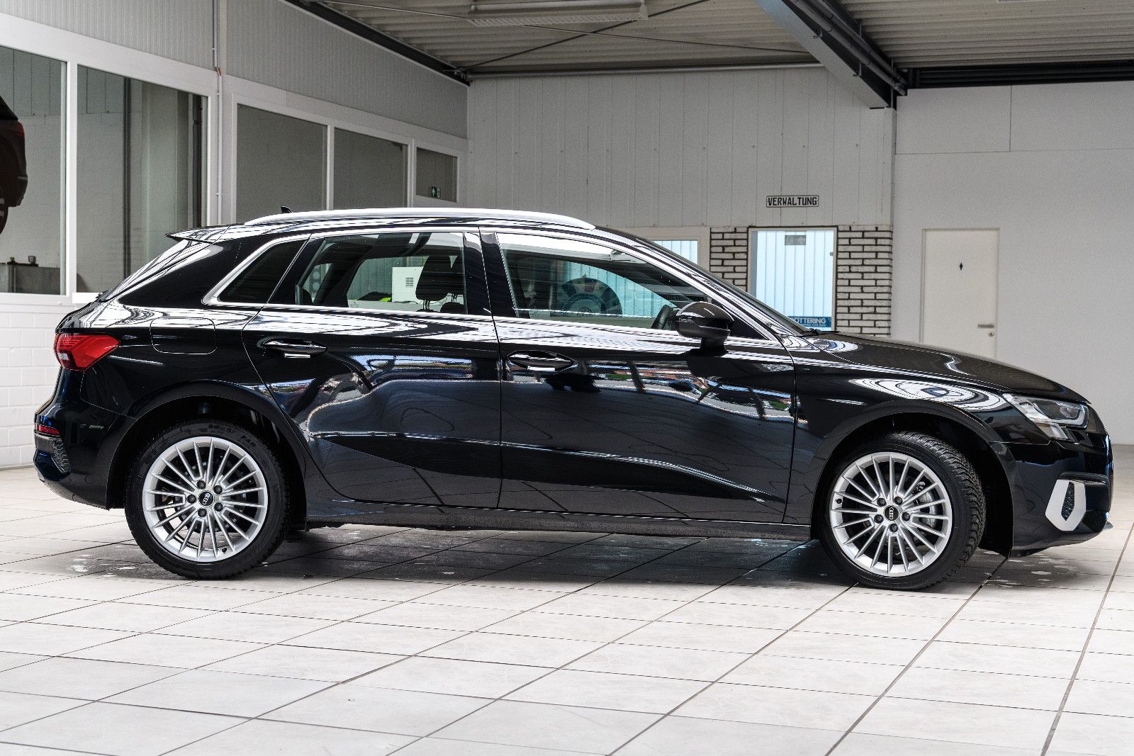 Fahrzeugabbildung Audi A3 30 TFSI S tronic advanced Sportback