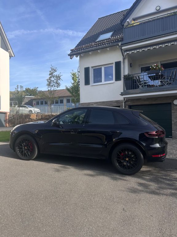 Image of Porsche Macan