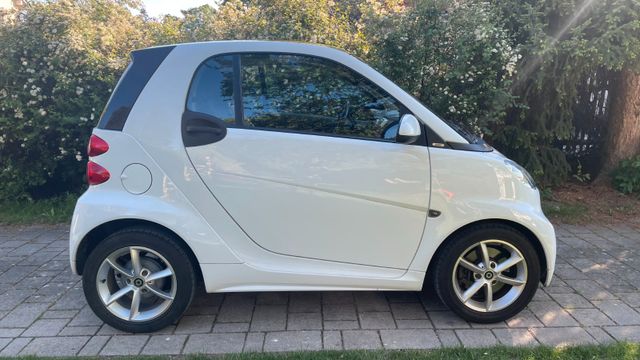 Smart ForTwo coupé 1.0 84 PS pulse 8-fach bereift TOP 