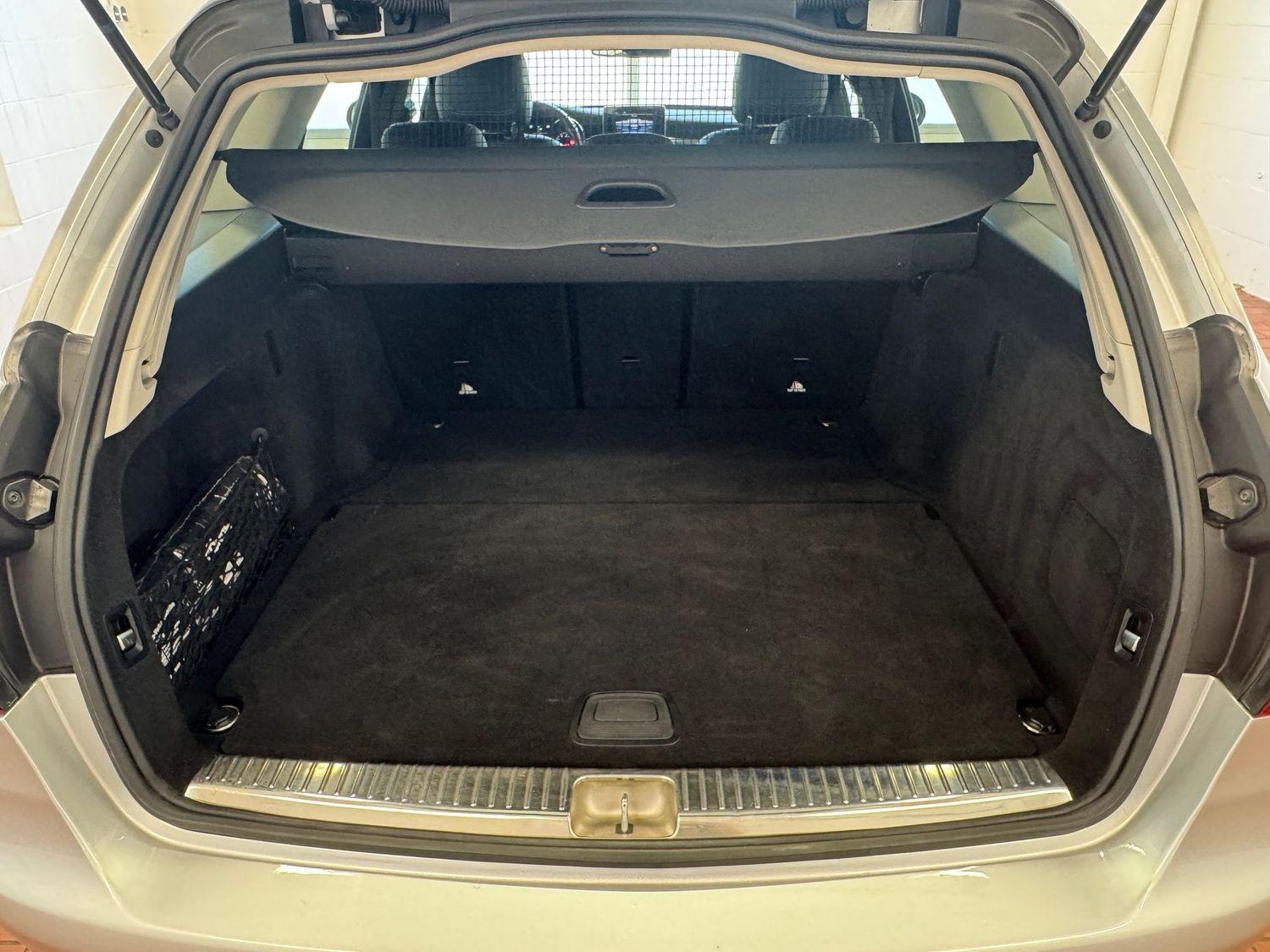 Mercedes-Benz C 180 CGI T Avantgarde LED Automatik 