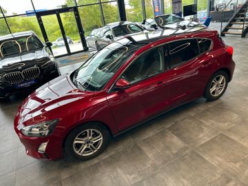 MYAUTOCENTER – Gebraucht- und Jahreswagen mit Werkstattservice in Pfaffenhofen Ford Focus Lim. *Pano*Kamera*AHK*LED*