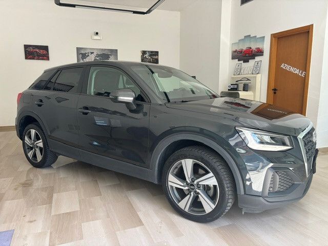 Audi Q2 35 2.0 tdi Quattro Identity Black s-tron imagem 3