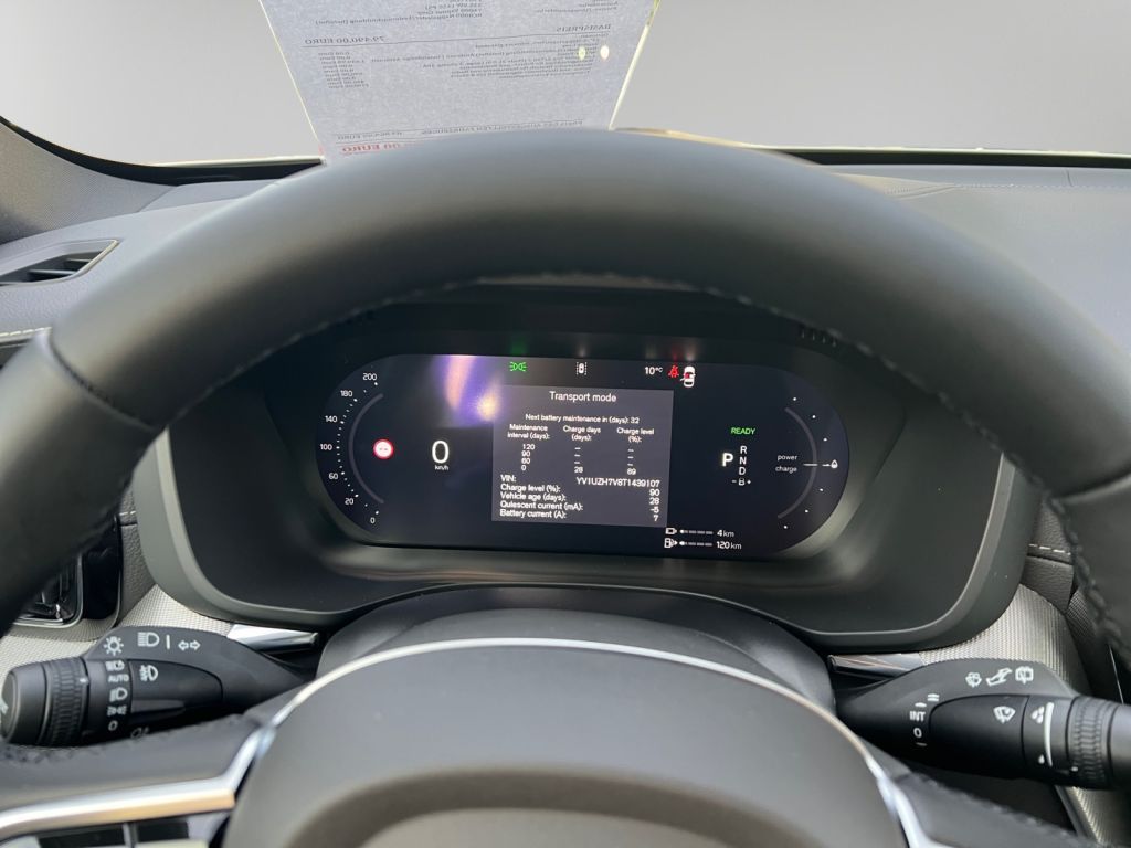 VOLVO XC60 T8 AWD Plug-in Hybr. Ultra Black Ed.,Nappa VOLVO XC60 T8 AWD Plug-in Hybr. Ultra Black Ed.,Nappa