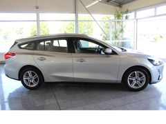 Fahrzeugabbildung Ford Focus Cool & Connect,Automatic,AHK,Kamera