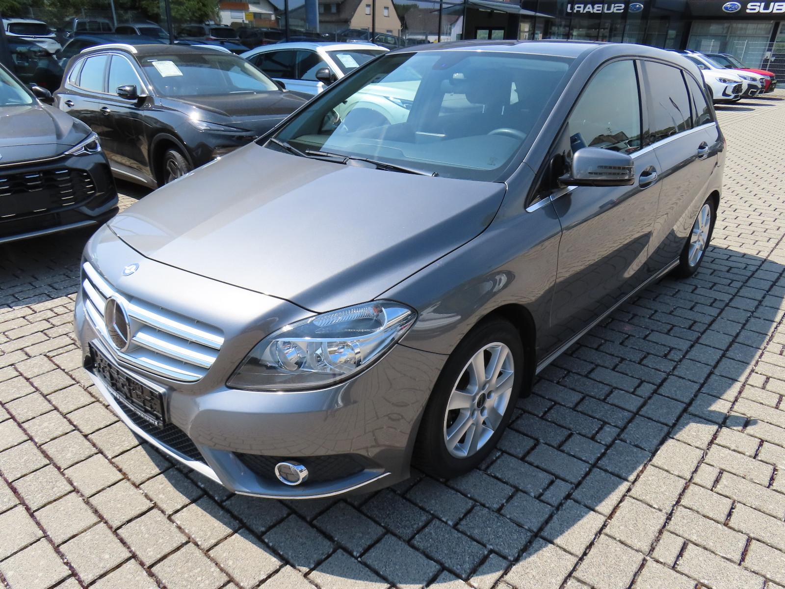 Mercedes-Benz B 180