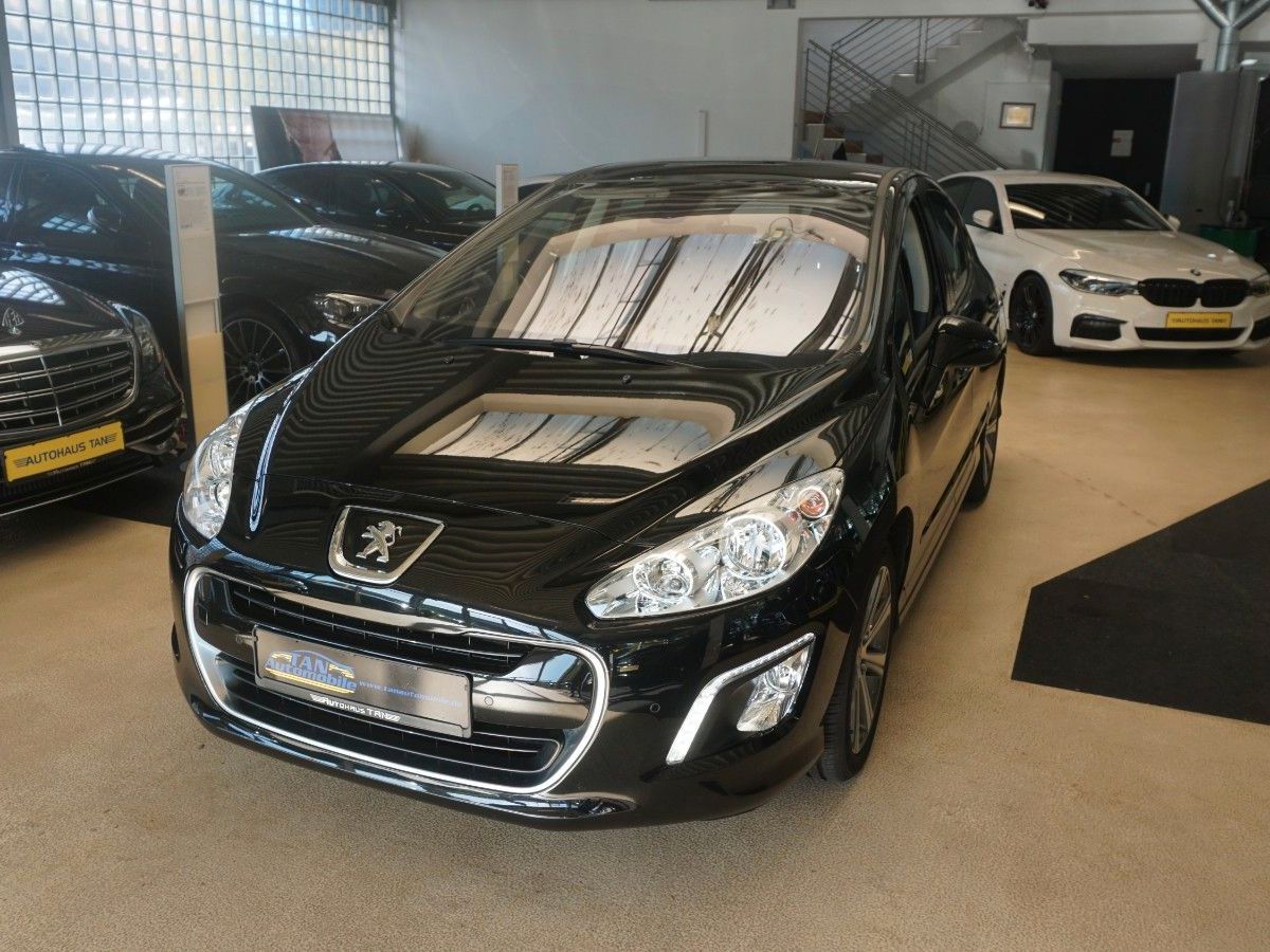 Fahrzeugabbildung Peugeot 308 Allure *1.Hand*Panoramadach*