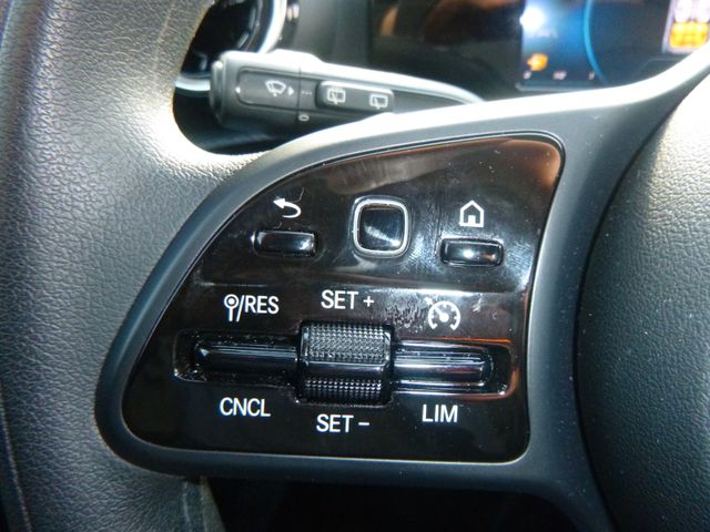 Fahrzeugabbildung Mercedes-Benz CLA 180 Shooting Brake >AUT/NAV/SHZ