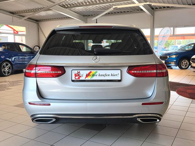 MERCEDES-BENZ E 220 — Foto 6