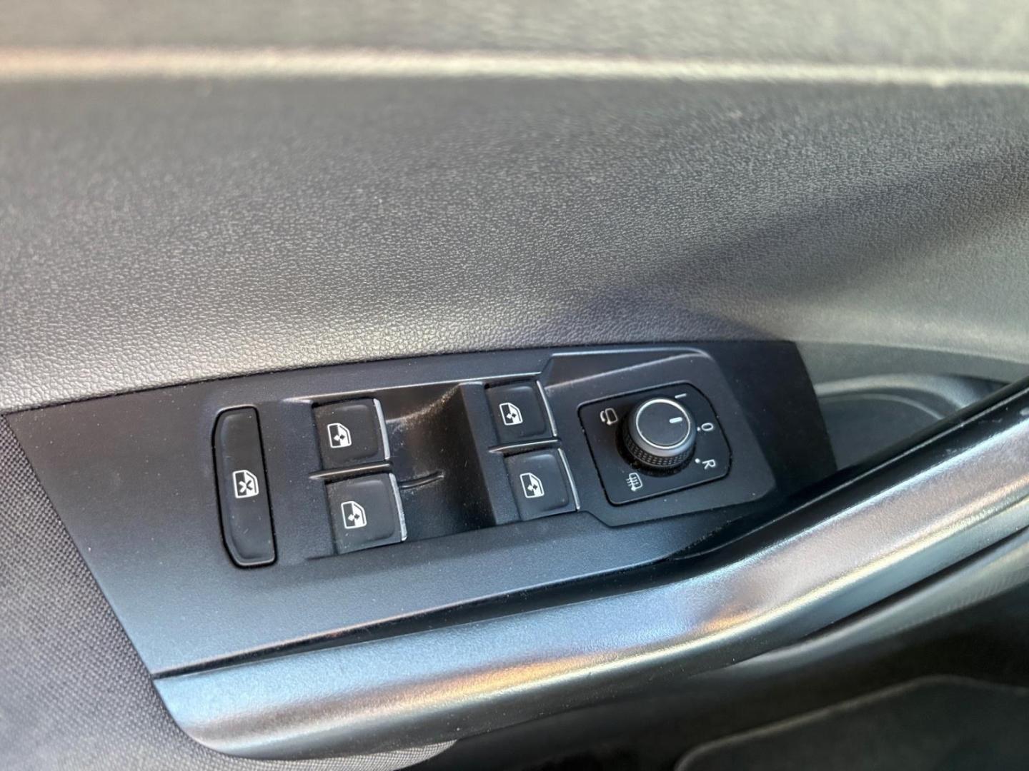 Volkswagen Taigo R-Line 1.0 TSI DSG Rückfahrkamera ACC Keyl, миниатюра 24