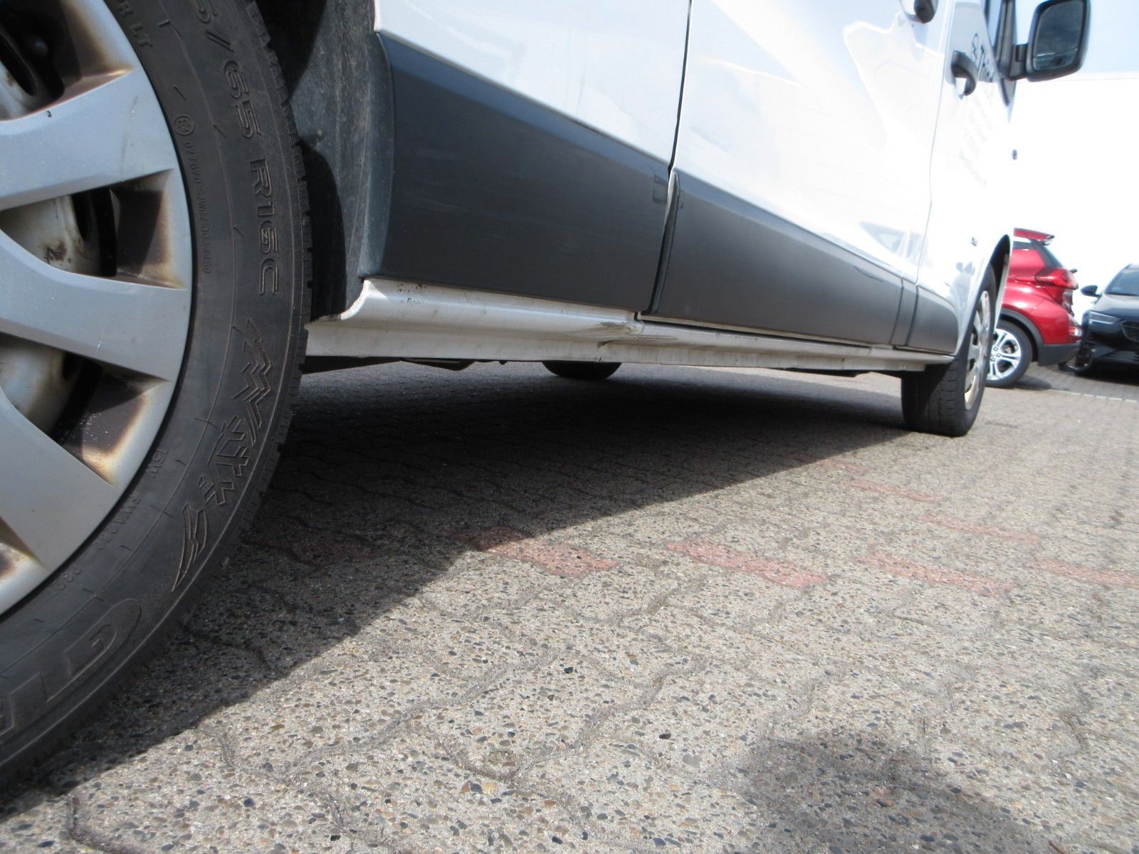 Fahrzeugabbildung Opel Vivaro Kasten L2H1  LED/PDC/TEMPOMAT