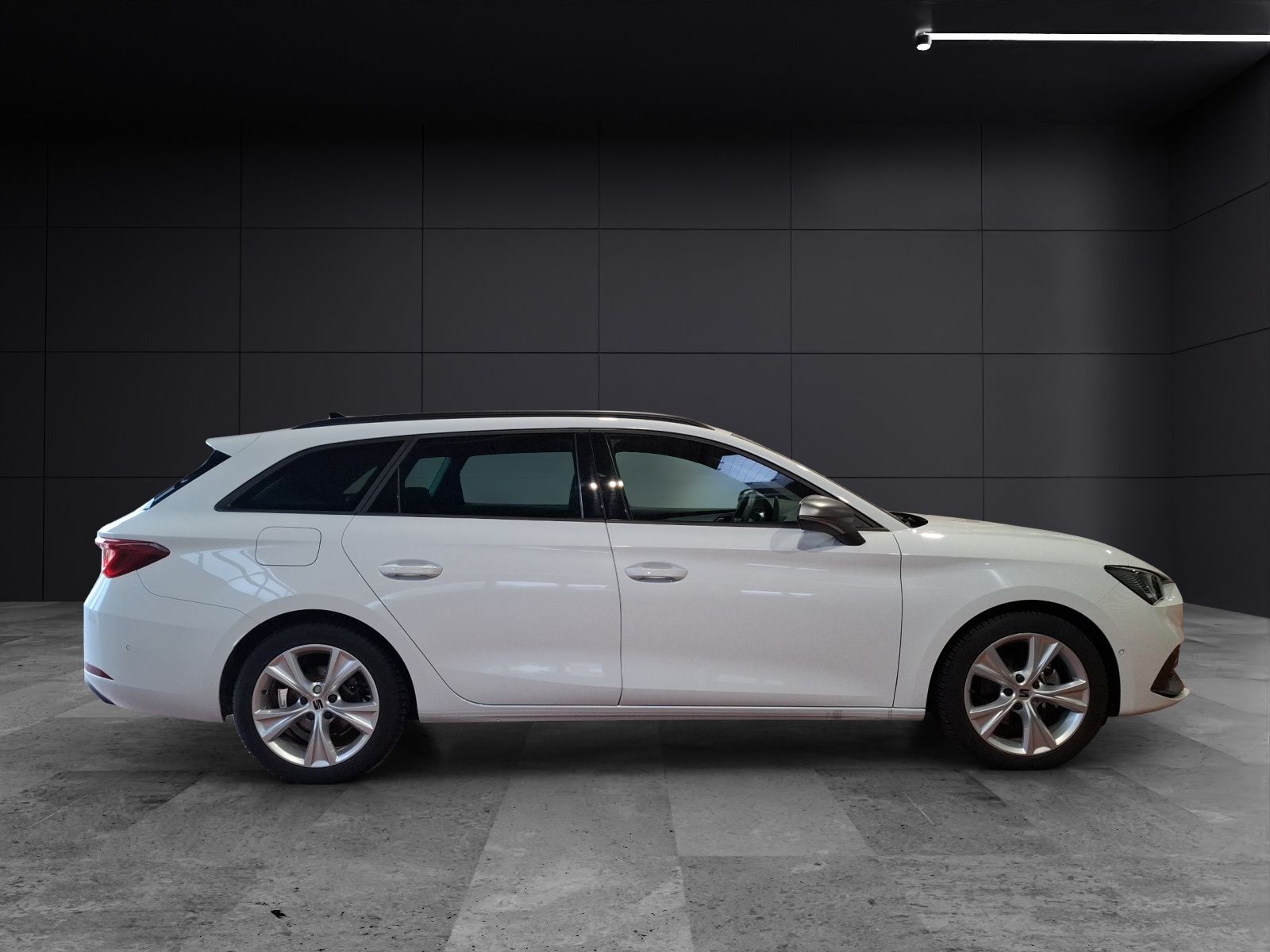 Fahrzeugabbildung SEAT Leon ST eTSI FR DSG LED Navi VC ACC RFK SH