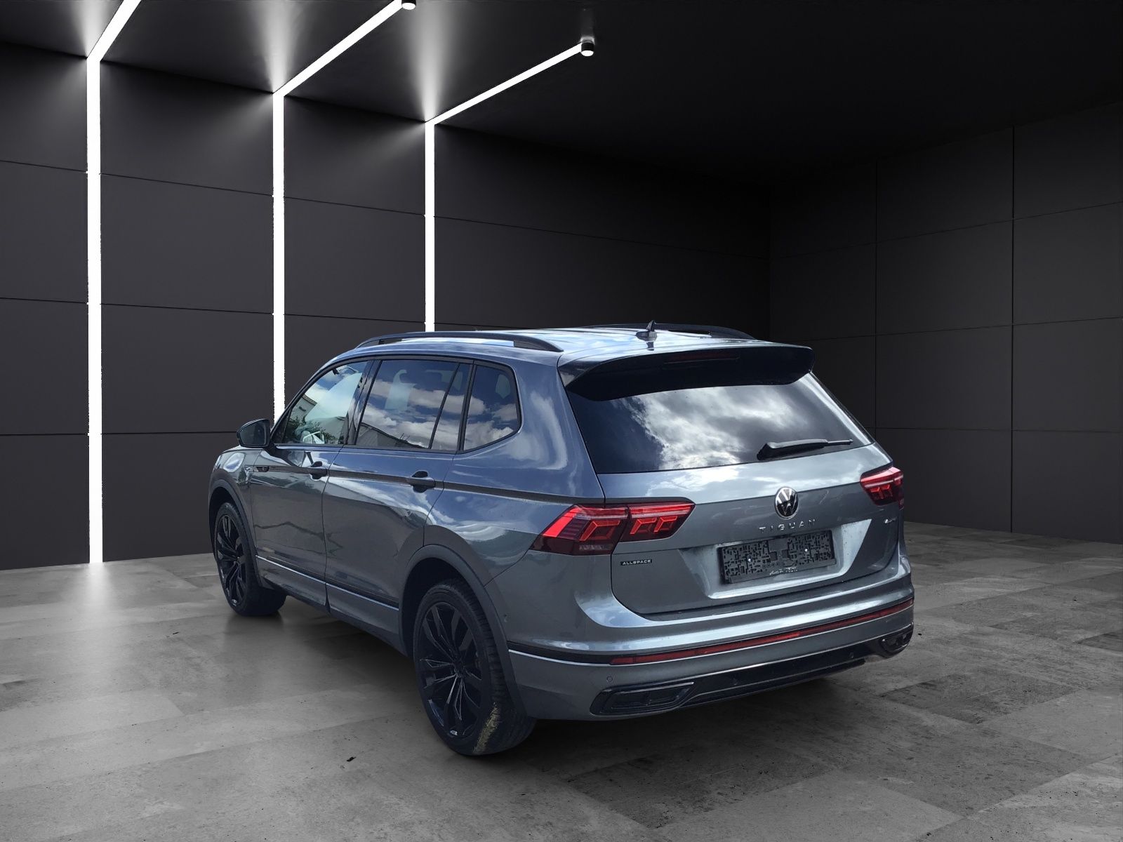 Fahrzeugabbildung Volkswagen Tiguan Allspace R-Line TDI 4M DSG LED AHK NAVI F