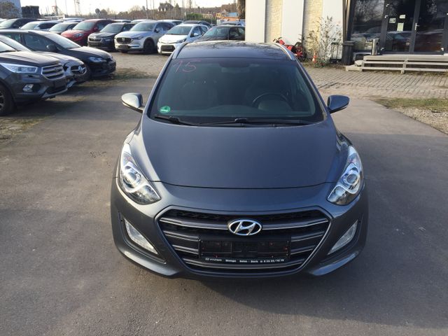 Hyundai i30 cw  1,6   blue Passion