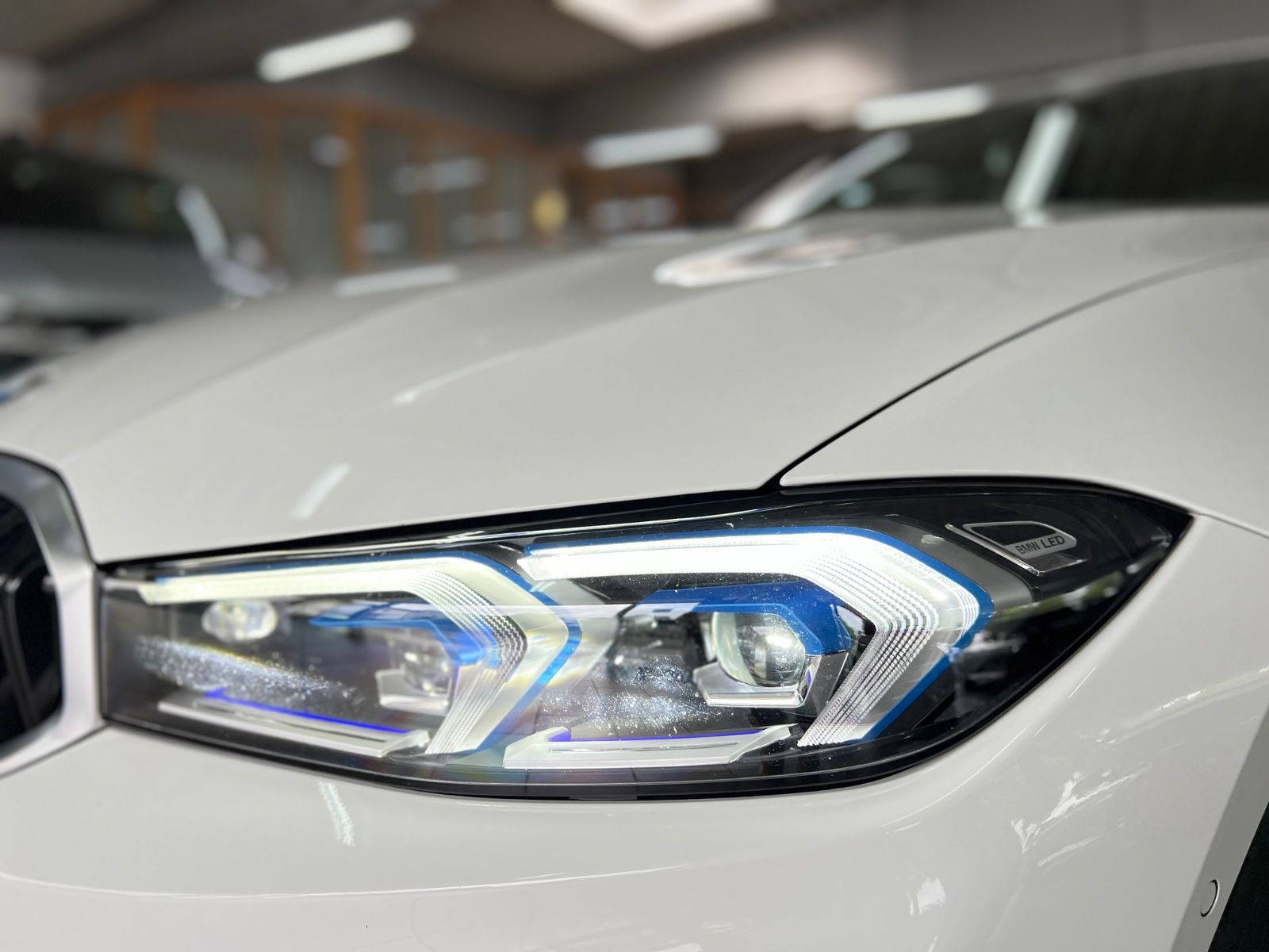 BMW 318 d Touring AHK+DA+ACC+HuD+KEYLESS+PARK ASSIST foto 6