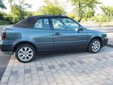 Volkswagen Golf 2.0 Highline Cabriolet Highline - Volkswagen Golf aus 2002: Cabrio