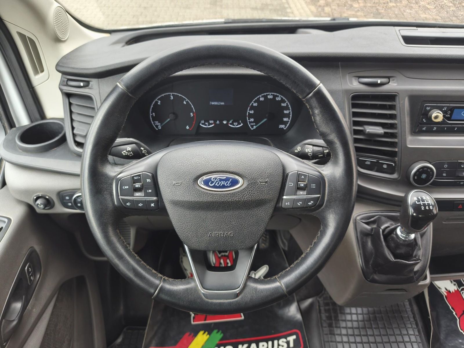 Fahrzeugabbildung Ford Transit Pritsche 350 L3 DK/Zwillingsreif/3t Ahk