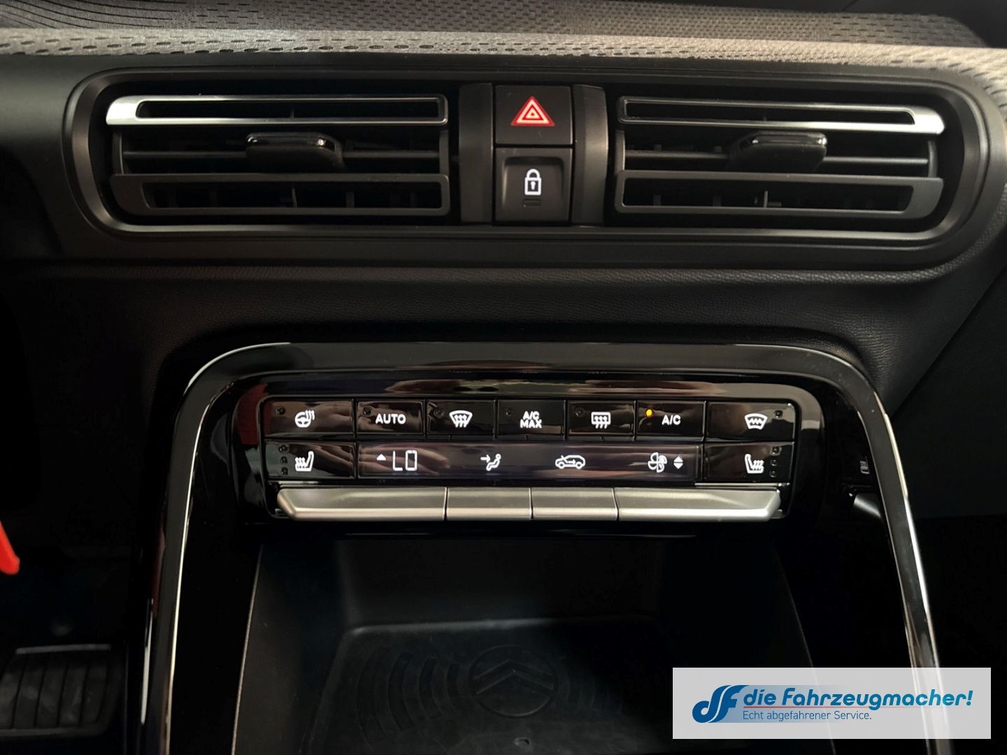 Fahrzeugabbildung Citroën C3 E 113 MAX HUD Navi Soundsystem LED Apple CarP