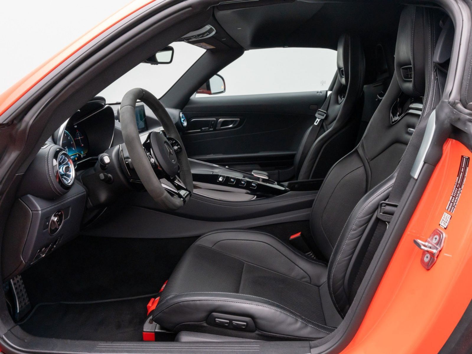 Fahrzeugabbildung Mercedes-Benz AMG GT C AMG GTC 4.0 V8 Black Series 1of1 900PS