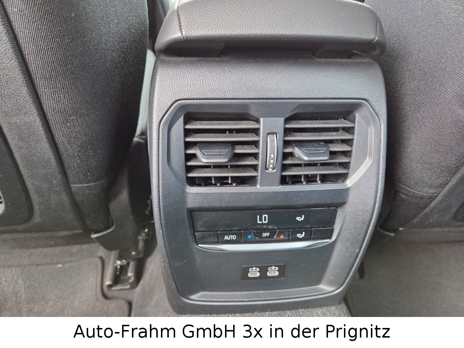 BMW 320 3 Touring 320 d xDrive LED NAVI foto 24