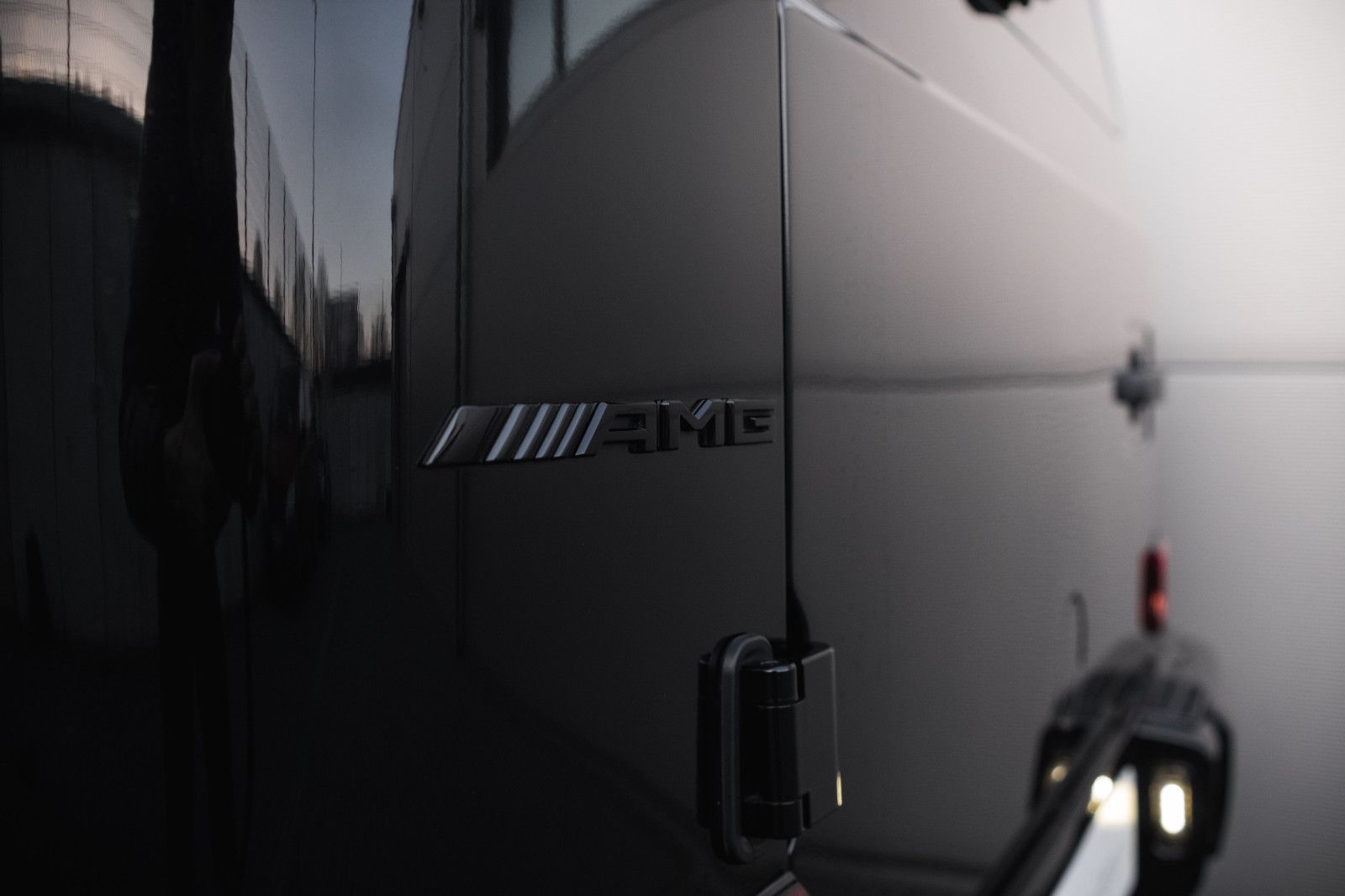 Fahrzeugabbildung Mercedes-Benz G 63 AMG -Burmester Sound-BRABUS-Felgen-Auspuff