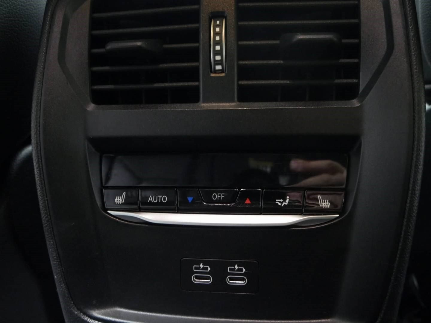 Fahrzeugeinzelansicht 13 Fahrzeugabbildung BMW i4 M50 |Glasdach |Harman Kardon |M Sportsitze