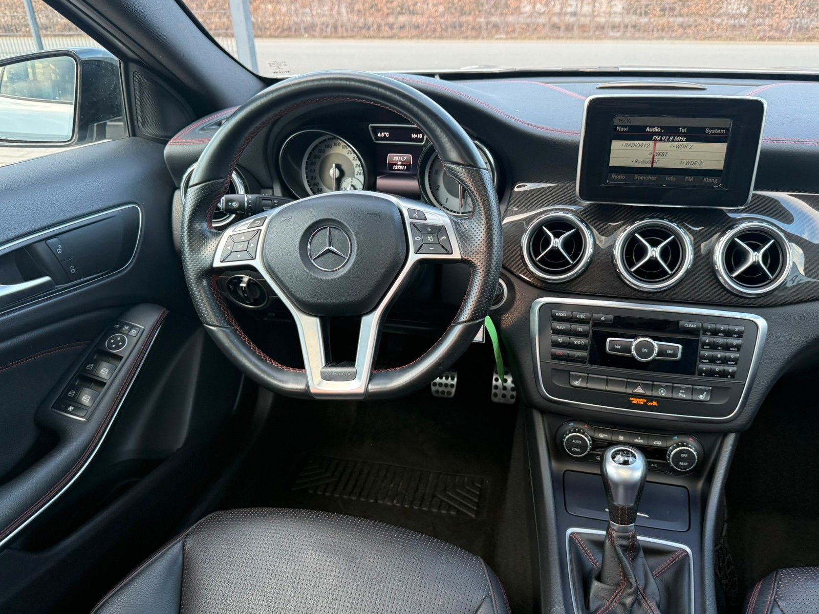 Fahrzeugabbildung Mercedes-Benz GLA 200 GLA Urban